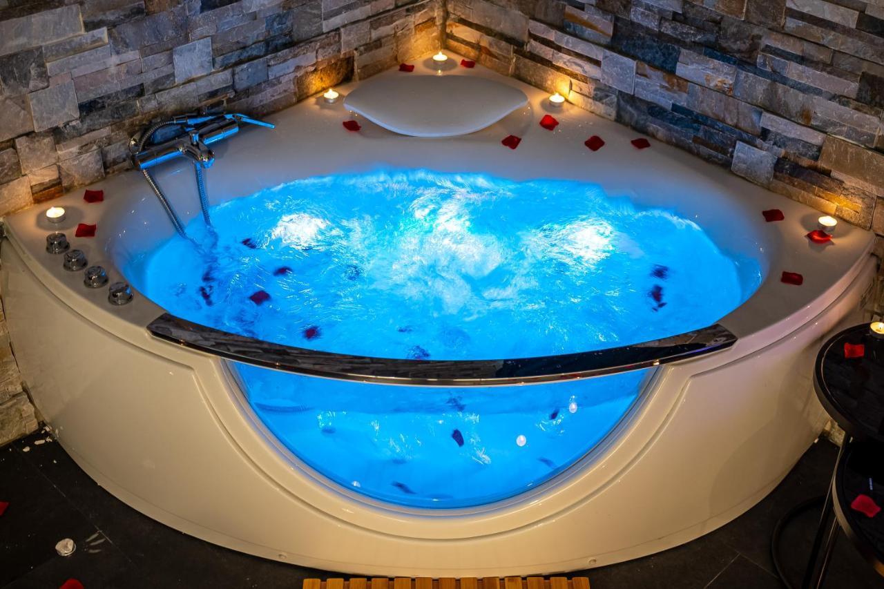 Cocon Relax - Jacuzzi - Cinema Apartment Montbéliard Exterior foto