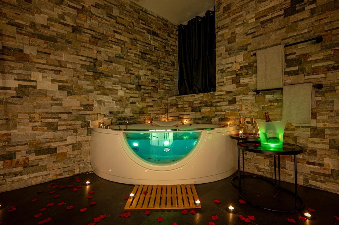 Cocon Relax - Jacuzzi - Cinema Apartment Montbéliard Exterior foto